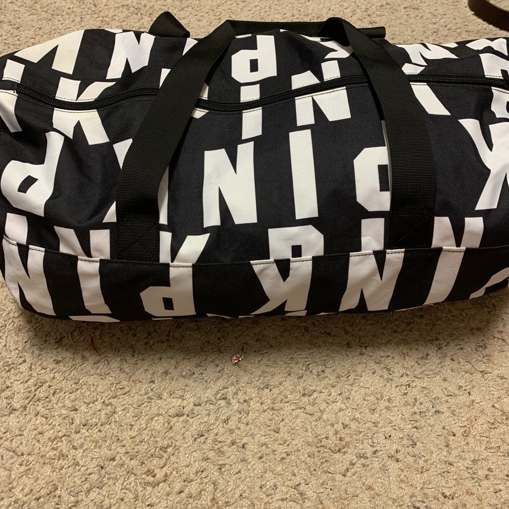 🚫SOLD🚫 Pink! Duffle Bag - Picture 5 of 8